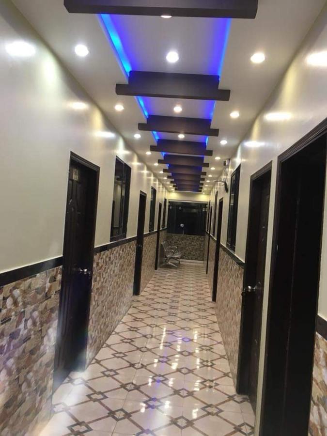Diplomat Inn Hotel Karaczi Zewnętrze zdjęcie